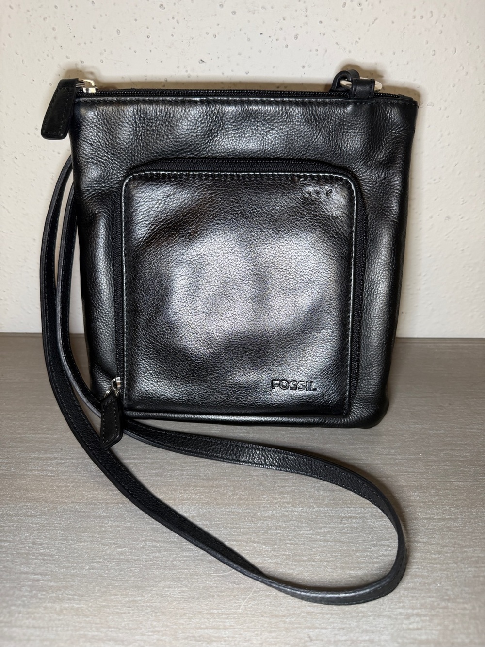 Vintage Fossil Black Leather Crossbody Bag With Integrated Wallet Excellent Cond - Picture 1 of 7